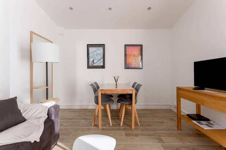 Gîte pour 2 personnes, avec terrasse dans Palais Des Festivals Et Des Congres - 2