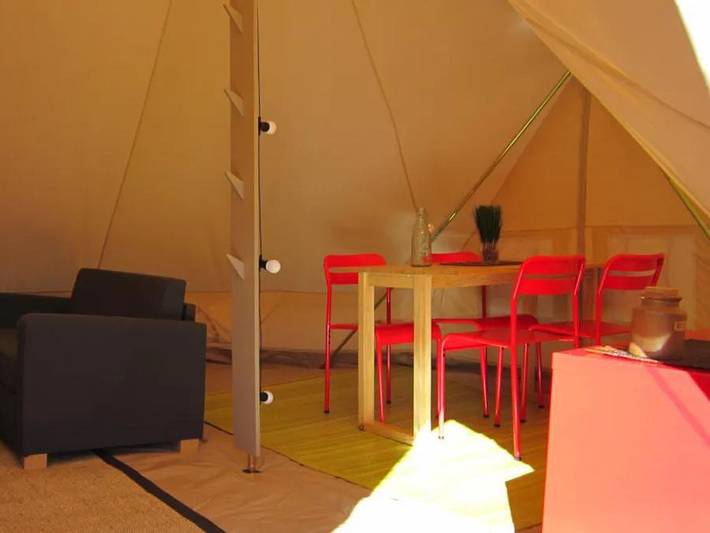 Tente pour 4 personnes, avec sauna et bassin pour enfant en Haute-Loire - 4