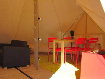 Camping voor 4 Personen in Saint-Paulien, Haute-Loire, Afbeelding 3