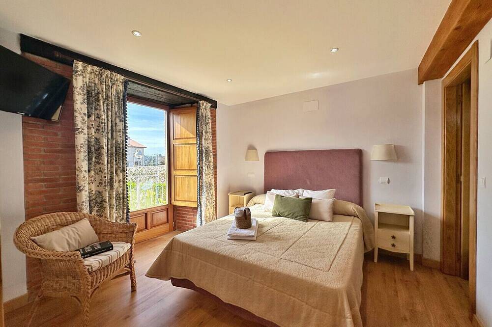 🏡 Perfect Island Getaway - Townhouse with Private Parking 🚗✨. in Isla, Arnuero