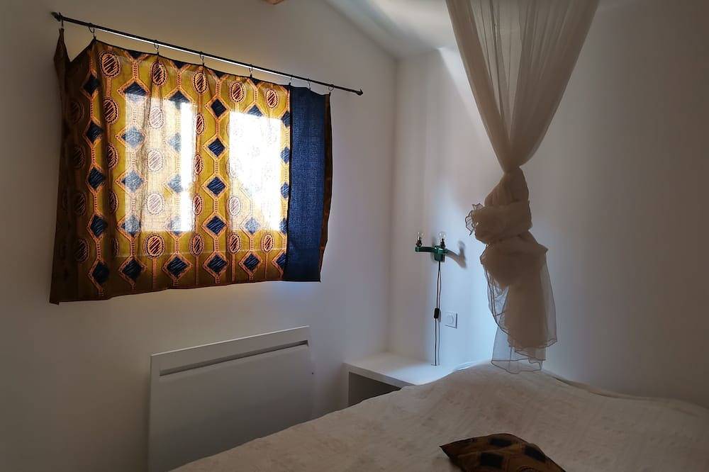 Provence, Luberon: house near Joucas and Gordes. in Joucas, Regionaler Naturpark Luberon