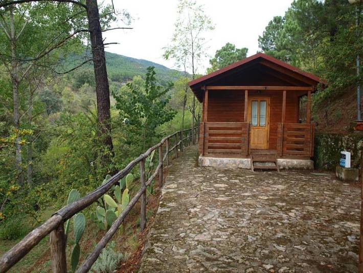 Location de vacances pour 3 personnes, avec bassin pour enfant et vue ainsi que terrasse et piscine à Lanzahíta - 3