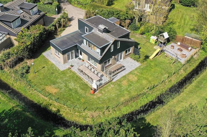 Ferienhaus für 11 Personen, mit Sauna und Garten sowie Pool auf Texel
