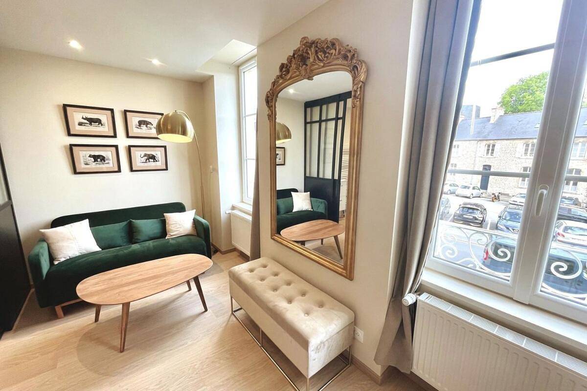 Appartement entier, Two-Bedroom Apartment in Valognes, Côte de la Déroute