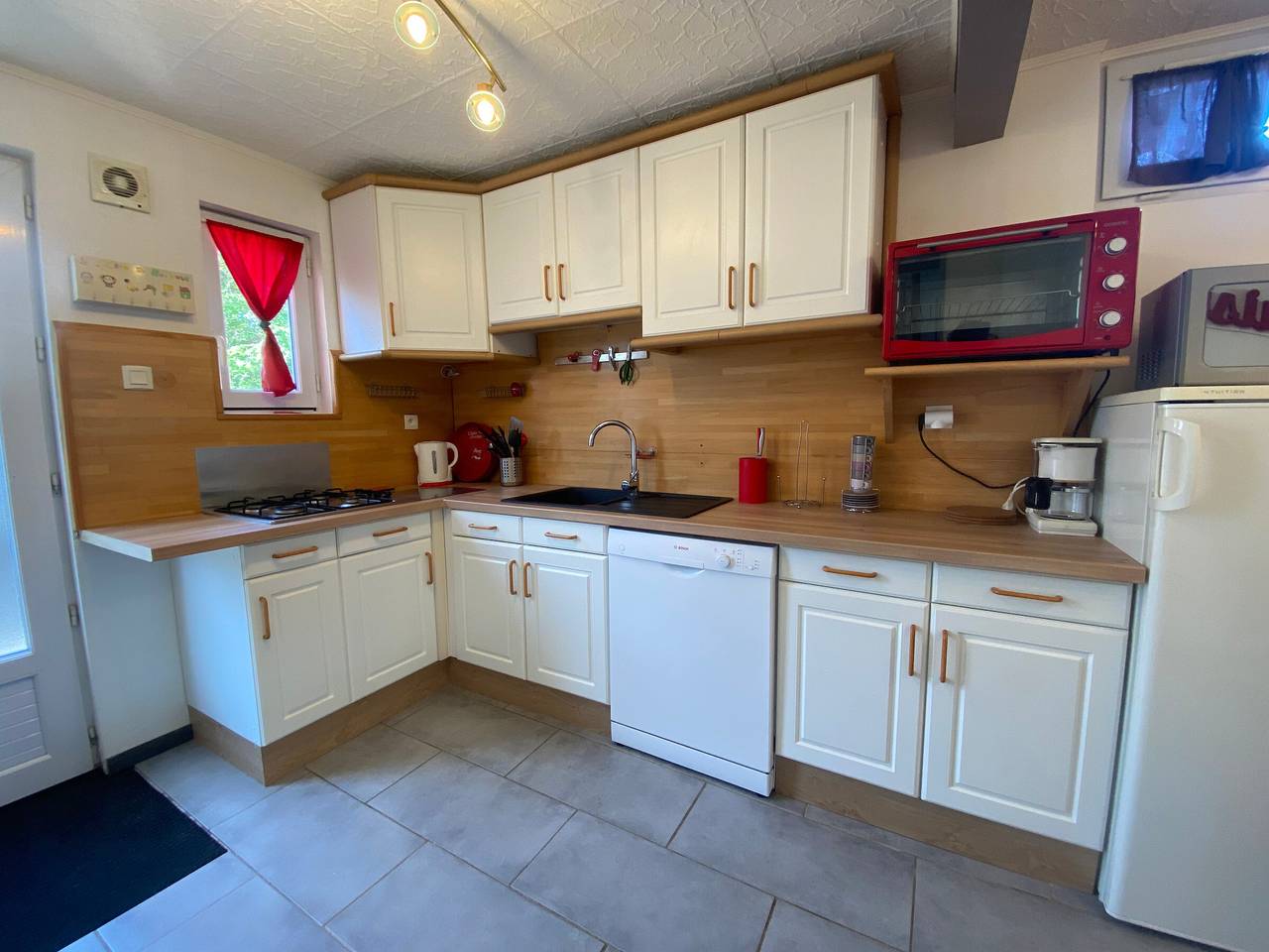 Family home in Saint-Brevin, 20 min to beach, pets allowed in Saint-Brevin-les-Pins, Côte de Jade