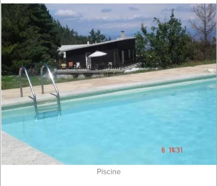 Chalet pour 7 personnes, avec Balcon et Terrasse ainsi que Jardin et Piscine