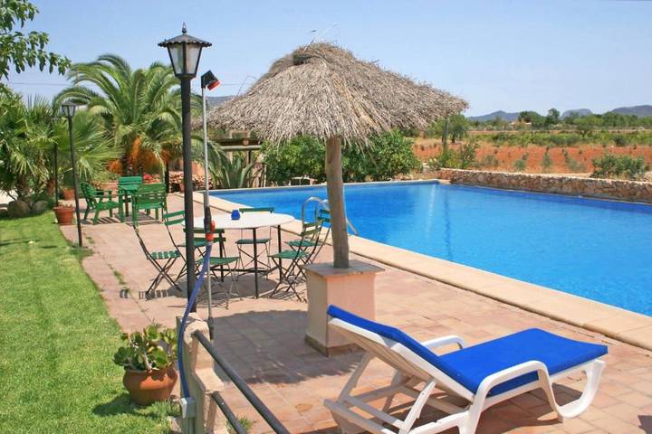 Ganzes Studio, Haustierfreundliche Einzimmerwohnung mit Bergblick und Gemeinschaftsppool in Llucmajor, Mallorca Süden