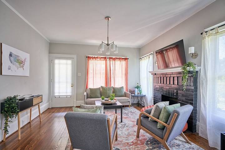 Vacation rental for 6 people, with balcony and yard in Raleigh