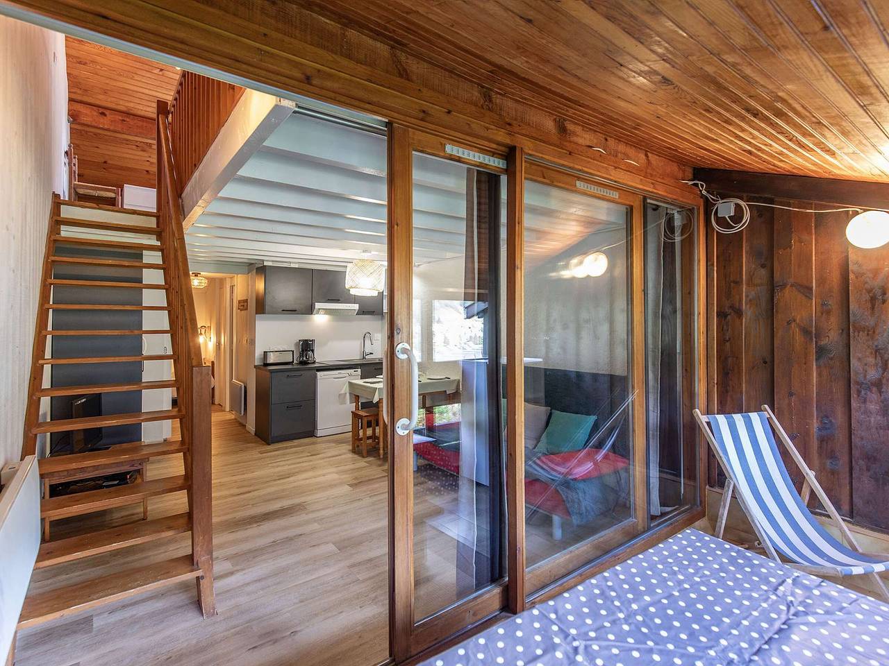 Entire apartment, Renovated T2 with terrace, private parking, bike storage in Cauterets in Cauterets, Pyrenees National Park