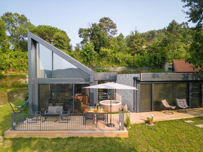 Gîte pour 6 personnes, avec jacuzzi et jardin à Terras de Bouro