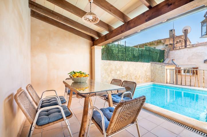 Feriehus for 2 personer med have in Ariany, Mallorca central