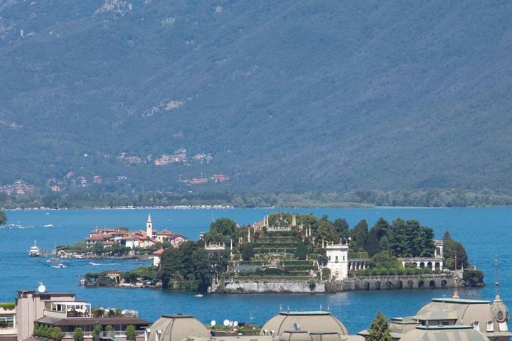 Appart’hôtel pour 4 personnes, avec Terrasse et Jardin ainsi que Vue et Vue sur le lac