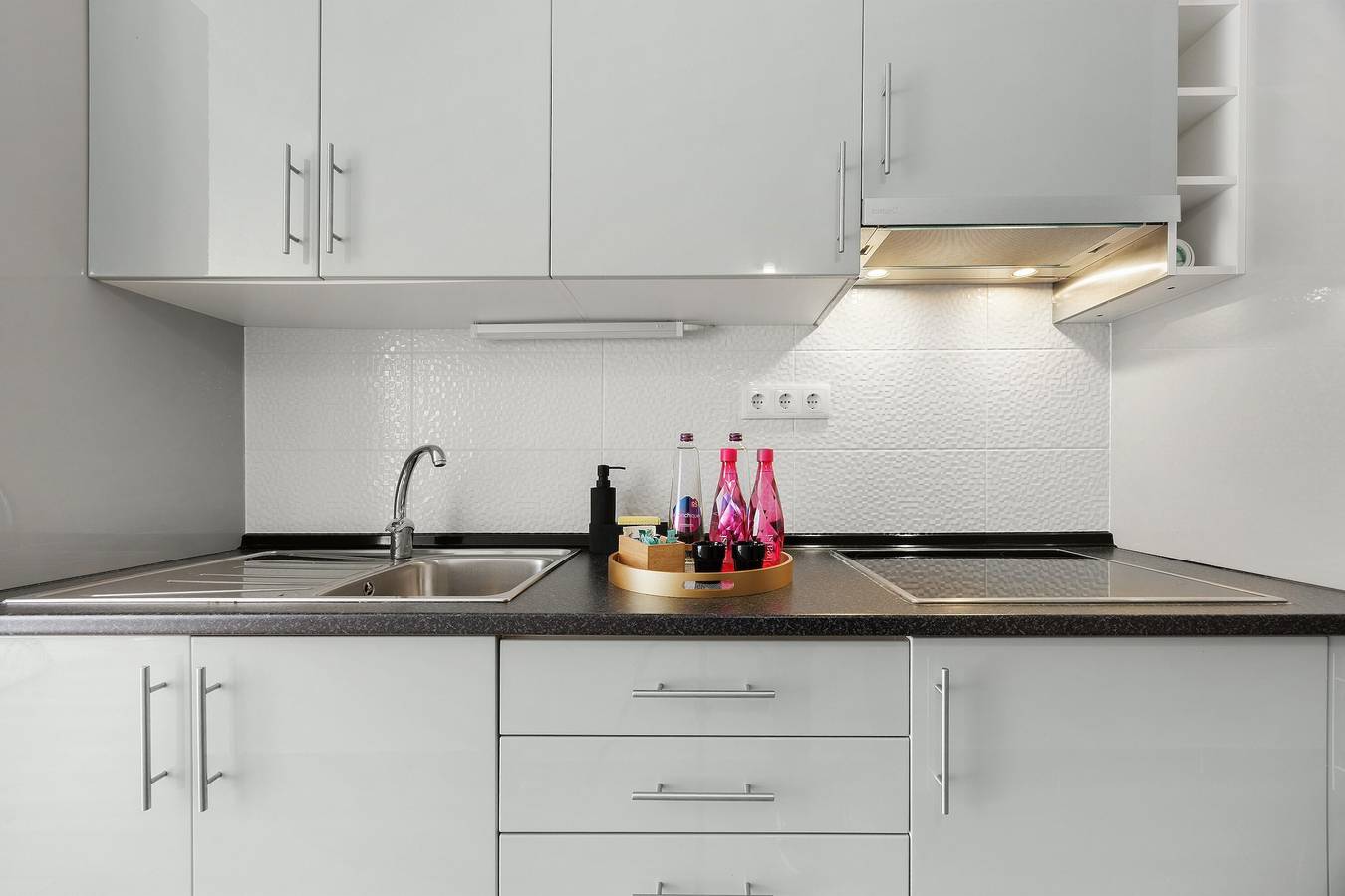 Appartamento intero, Sweet Green Tower con Vista Mare e Piscina Condominiale in Praia da Rocha, Portimao