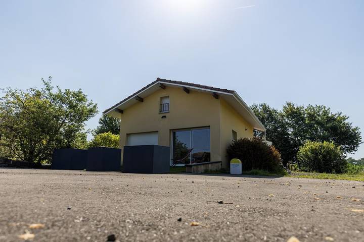 Gîte pour 4 personnes, avec Terrasse ainsi que Jardin et Vue
