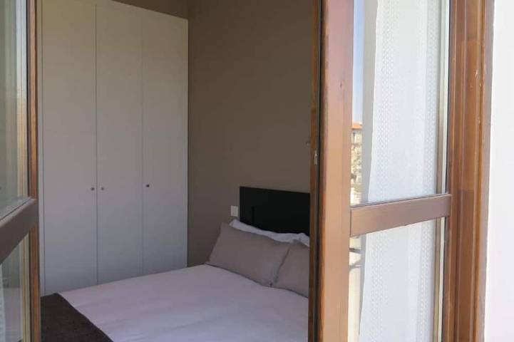 Apartamento entero, Spacious 4-bedroom condo in tranquil Alcalá de Henares -One-Bedroom Apartment in Alcalá de Henares, Área Metropolitana de Madrid