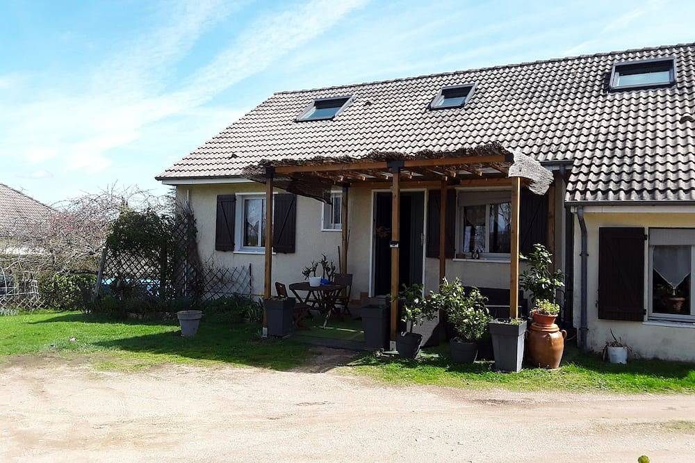 Deux Chambres, Idéales Famille en Court Séjour au Centre de la France in Quinssaines, Montluçon region