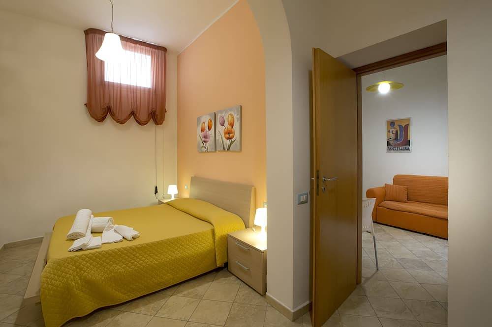 Appartement entier, La cour fleurie Ltd. in Trapani, Province de Trapani