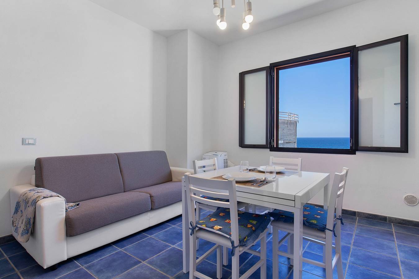 Casa Vacanze 'Bilocale Camera e Cucina' con Vista Mare, Wi-Fi e Aria Condizionata in La Ciaccia, Valledoria