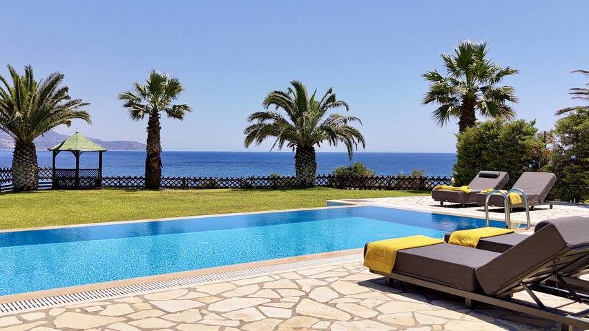 Διαμερίσματα διακοπών για 7 άτομα, με κήπο και μπαλκόνι καθώς και μπανιέρα υδρομασάζ στα Σπαρτιά