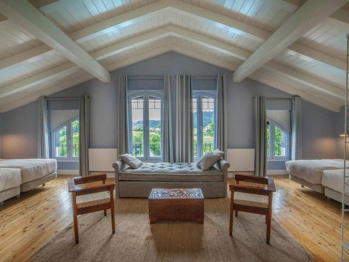 Maison de campagne pour 4 personnes, avec vue ainsi que piscine et jardin à Gautegiz Arteaga