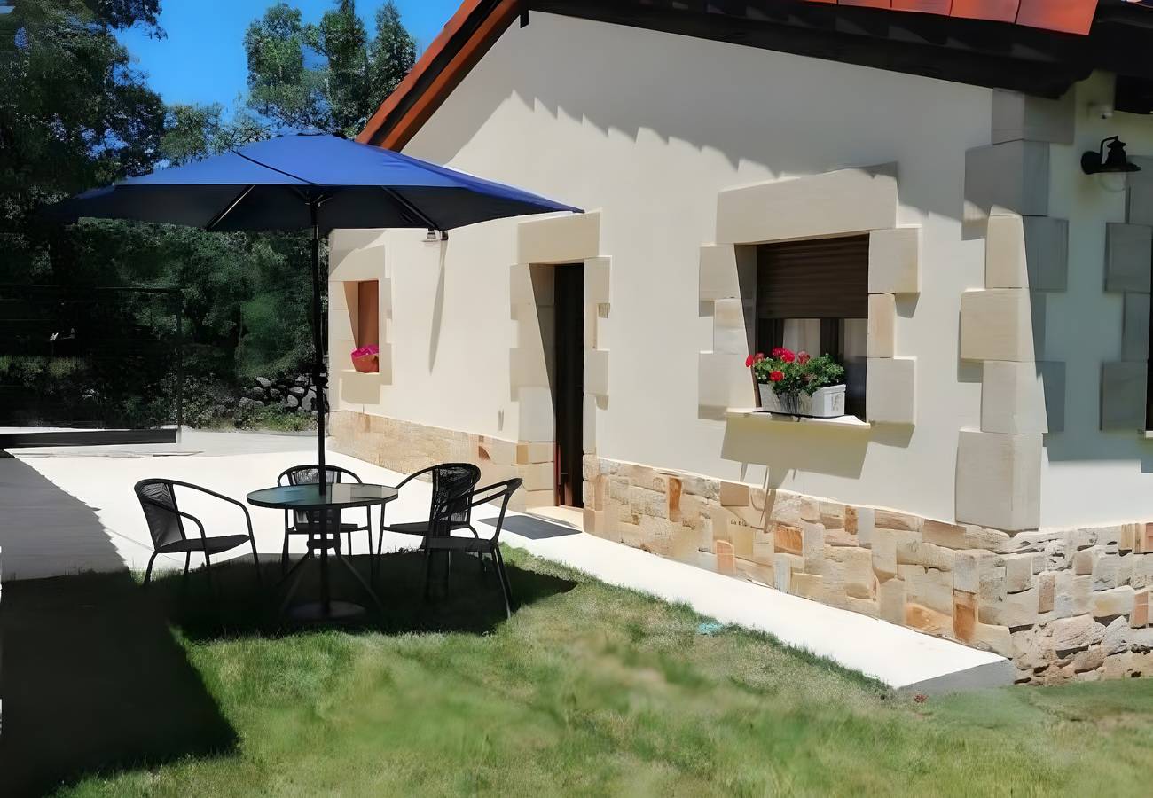 Retraite rurale à Soria avec vue sur la montagne, terrasse et nature in Sotillo del Rincón, Province de Soria