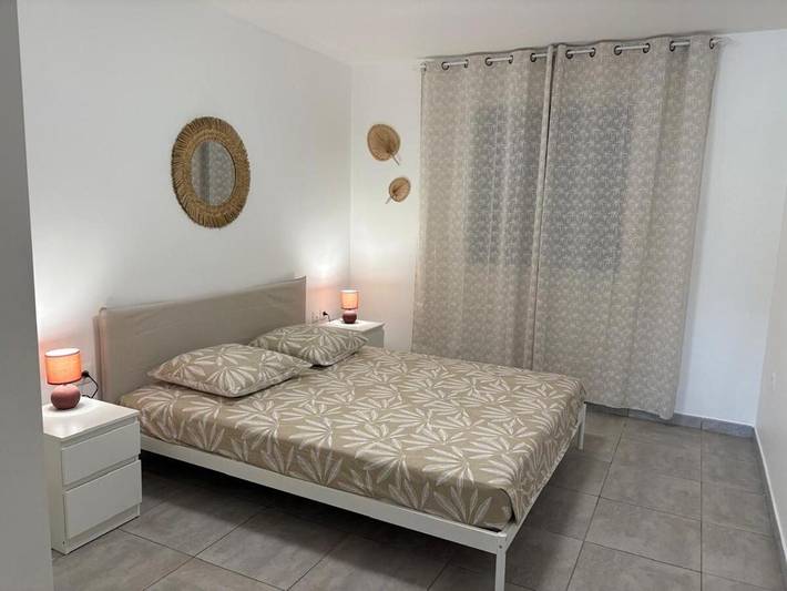 Gîte pour 2 personnes, avec terrasse et vue, animaux acceptés dans Plage de Saint-Félix