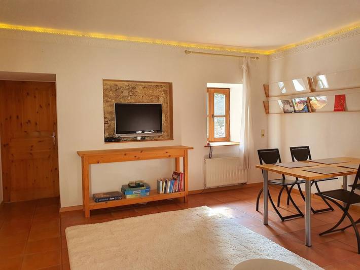 Entire apartment, Beautiful Apartment with Country House Charm, Private Entrance & Outdoor Area in Laurensberg, Aachen