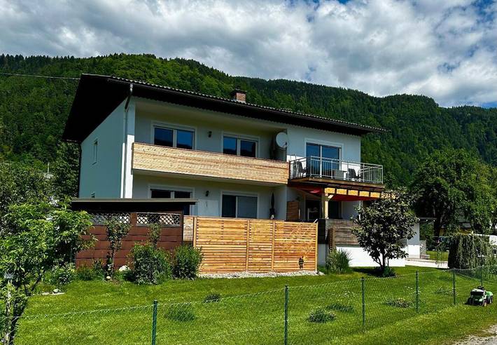 Ferienwohnung für 3 Personen, mit Balkon und Terrasse sowie Garten und Seeblick
