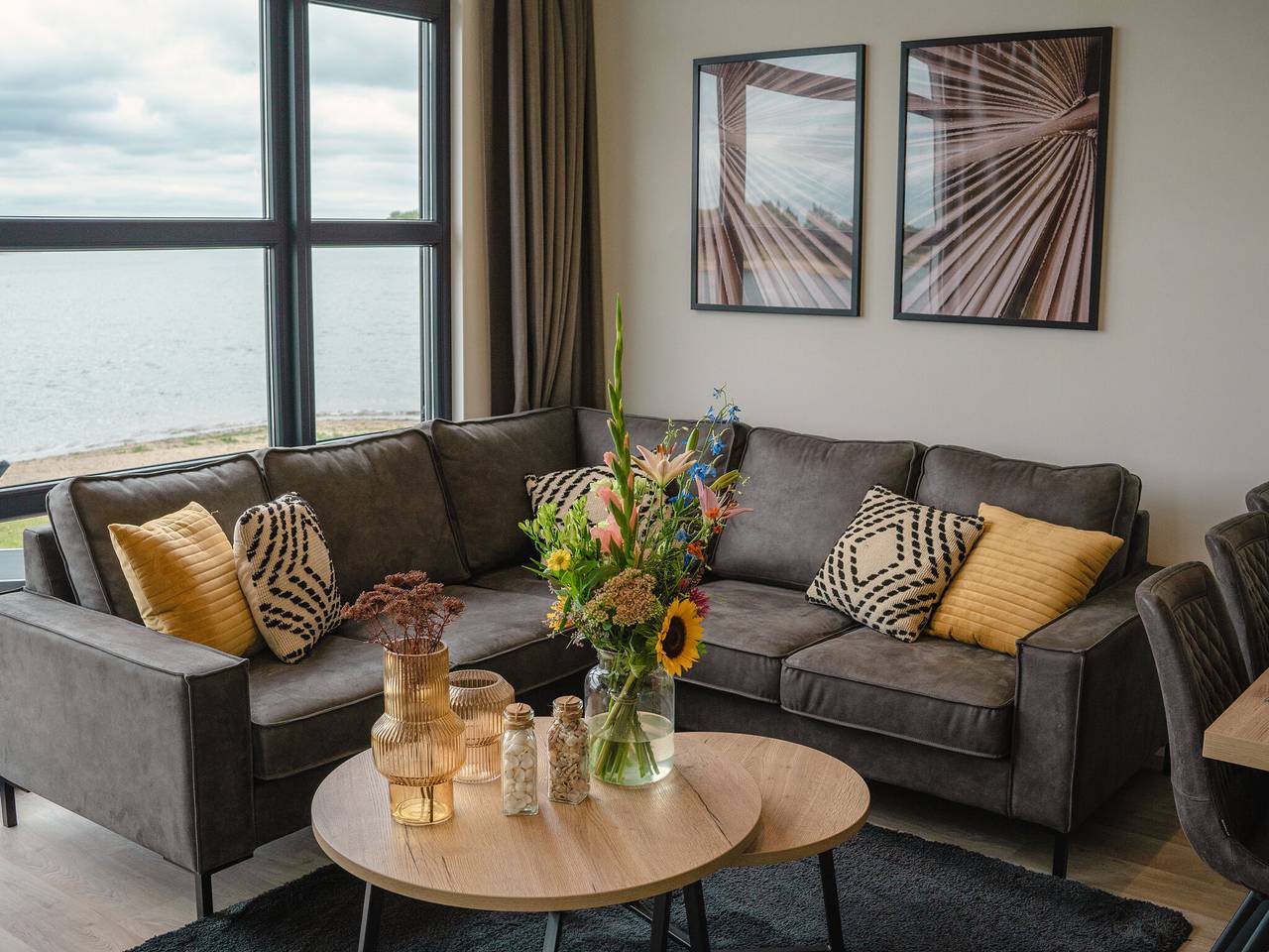 Huis in Arnhem met uitzicht op de Rijn in Maurik, Betuwe