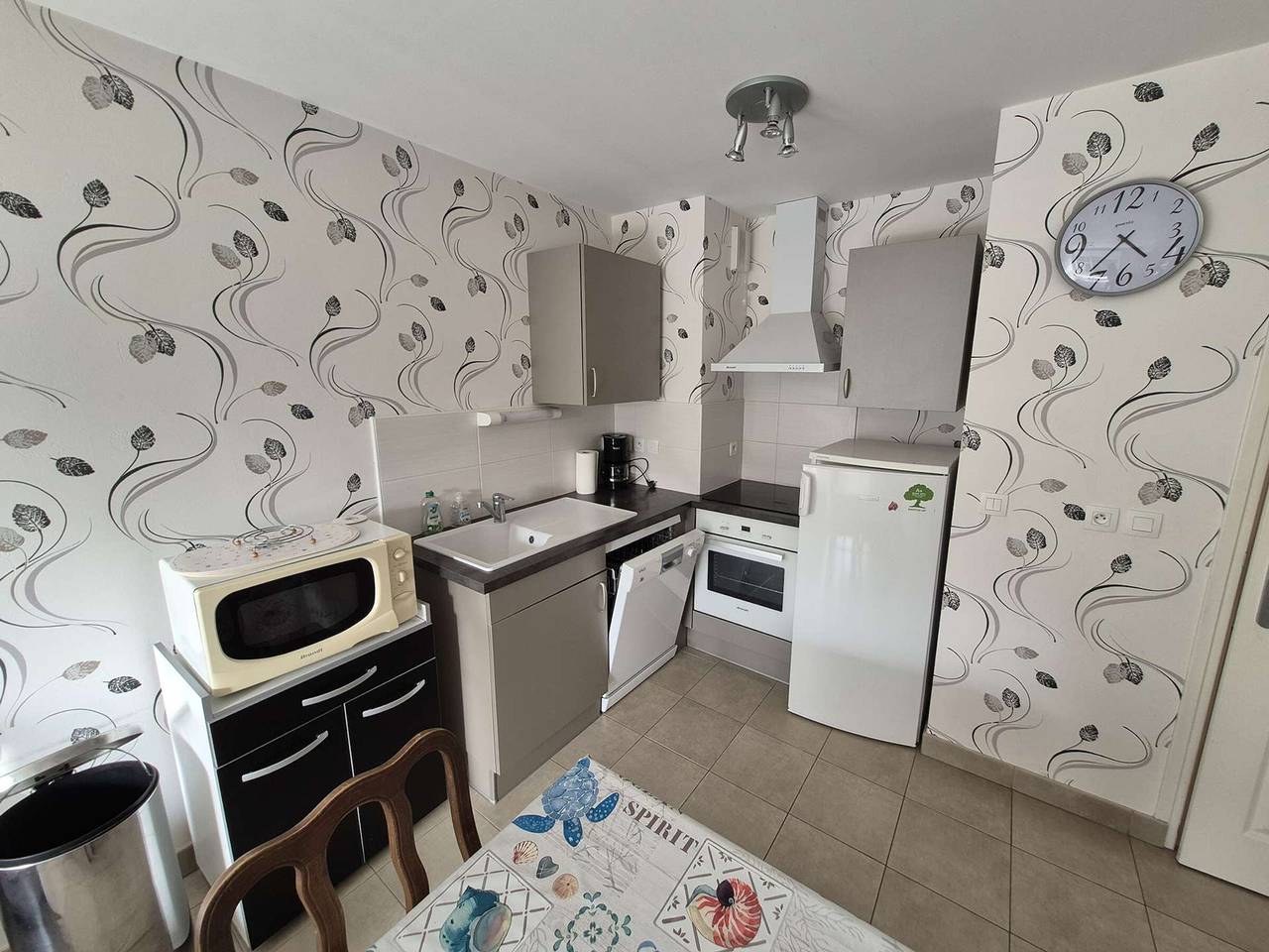 Apartamento entero, Apartamento ideal para familias con terraza, jardín y parking en Berck in Berck Plage, Berck