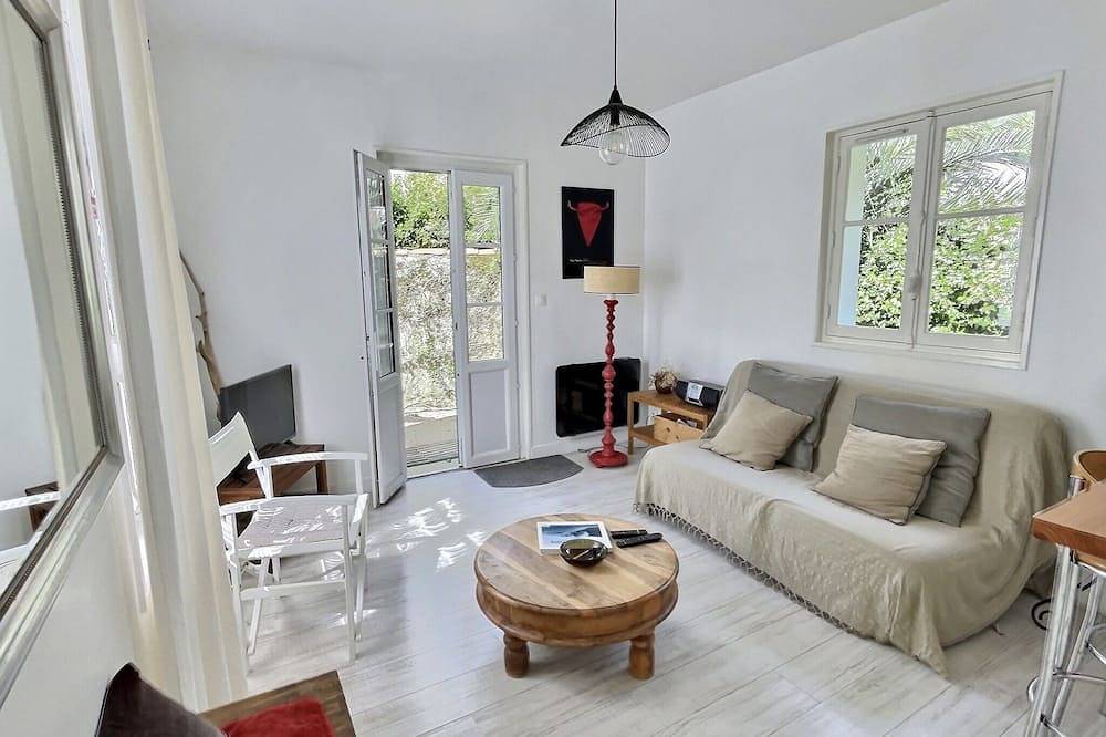 Delightful small house in a quiet neighbourhood close to the beach and the golf in Biarritz, Bayonne region