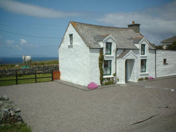 Holiday rental for 4 people, with Terrace and Garden as well as Pool and View in Valentia Island