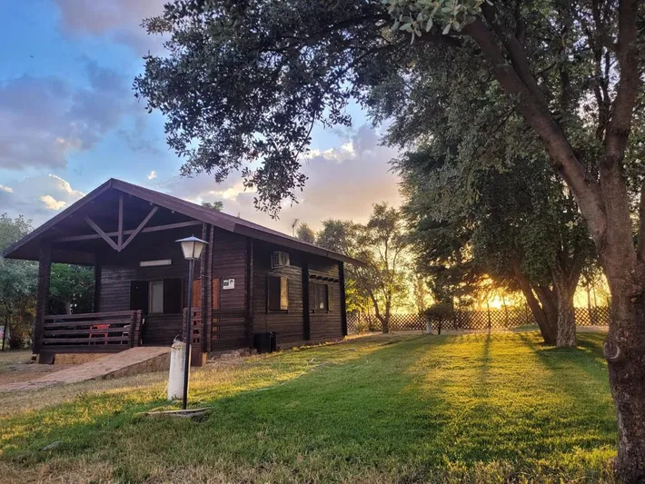 Bungalow para 8 personas, con piscina además de jardín y terraza, Se admiten mascotas - 1