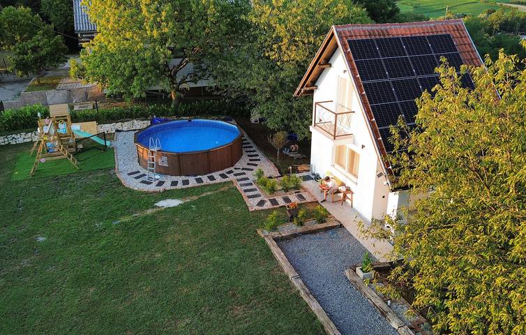 Ferienhaus für 5 Personen, mit Pool und Ausblick sowie Terrasse und Garten, mit Haustier - 1