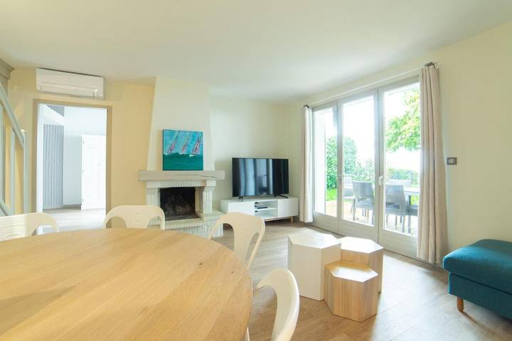 Location de vacances pour 6 personnes, avec jardin ainsi que vue et vue sur le lac à Mesnil-Saint-Père - 4