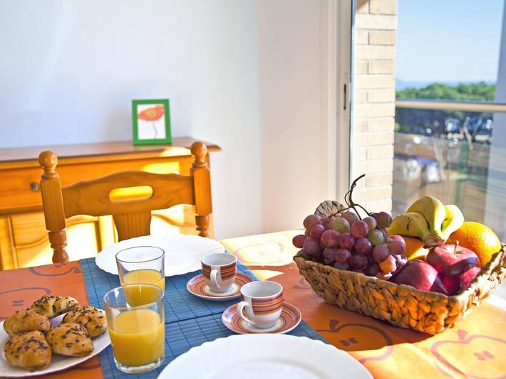 Apartamento de vacaciones para 6 personas, con terraza y piscina - 1