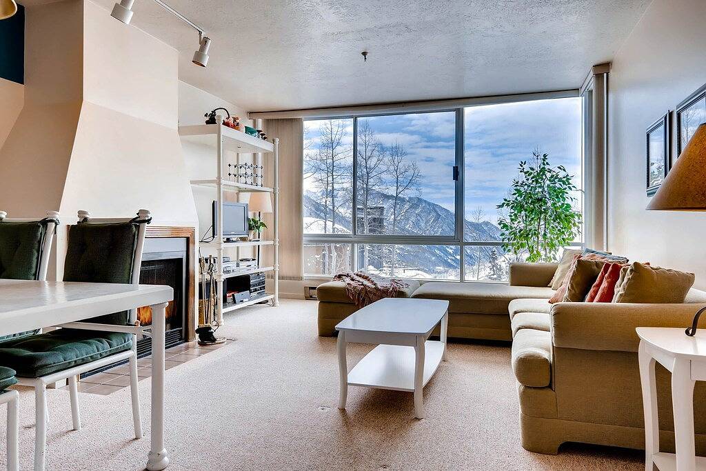 Ganze Wohnung, Ski in / Ski out Malerische Wohnanlage mit Kamin und Blick auf die Berge in Alta (UT), Uinta Wasatch Cache National Forest