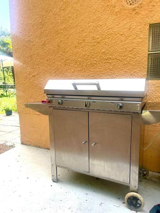 Location de vacances pour 10 personnes, avec terrasse ainsi que jardin et vue, animaux acceptés à Saint-Chef - 3