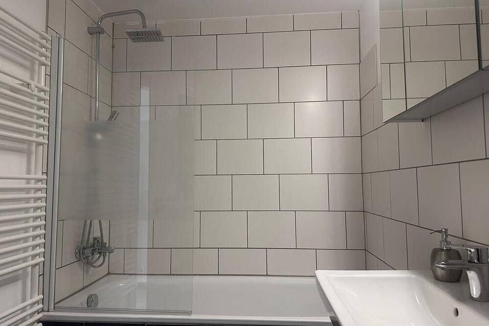 Ganze Wohnung, Neu! Kleines Glück Illingen in Illingen, Saarland
