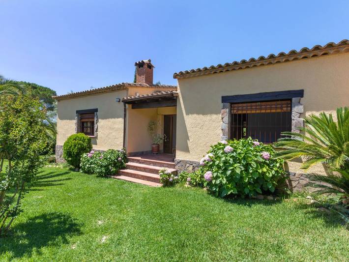 Location de vacances pour 6 personnes, avec jardin ainsi que vue et balcon à Santa Cristina d'Aro - 3