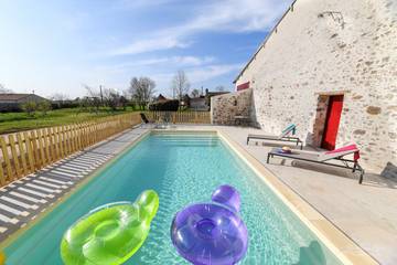 Chambre d’hôte pour 2 personnes, avec jacuzzi ainsi que jardin et piscine à Le Boupère