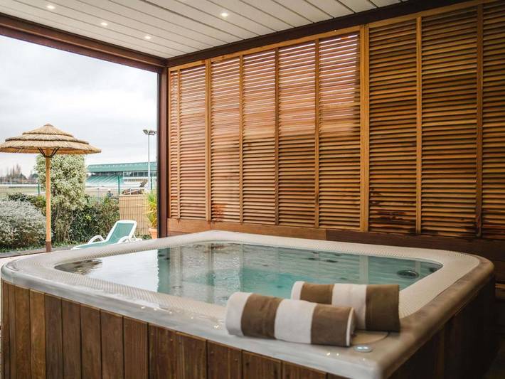 Hôtel pour 4 personnes, avec piscine ainsi que sauna et terrasse, animaux acceptés