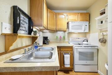 Vacation Home for 2 Guests in San Antonio, Bexar County, Picture 3
