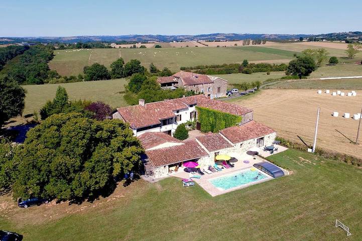 Location de vacances pour 10 personnes, avec Balcon et Jacuzzi à Saint-Martin-Laguépie