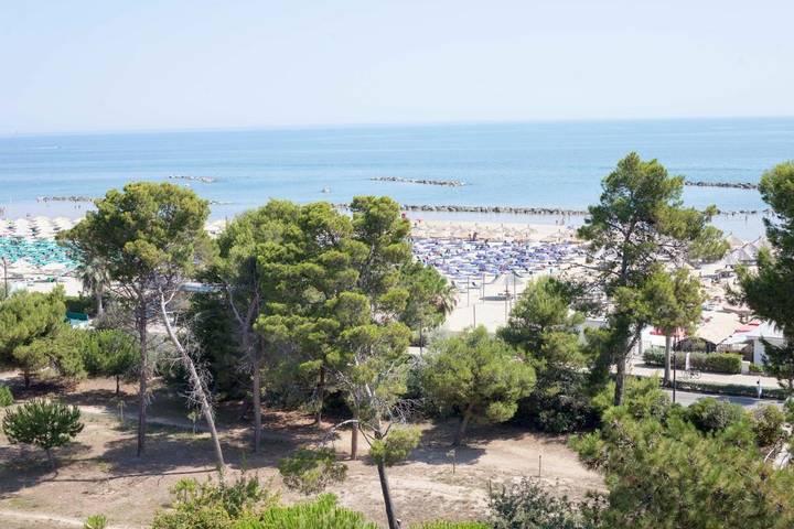 Chambre d’hôte pour 3 personnes, avec Balcon ainsi que Terrasse et Vue à Montesilvano