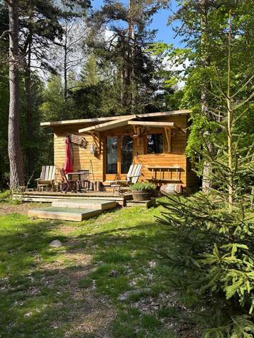 Gîte pour 2 personnes, avec jardin et vue à Champclause