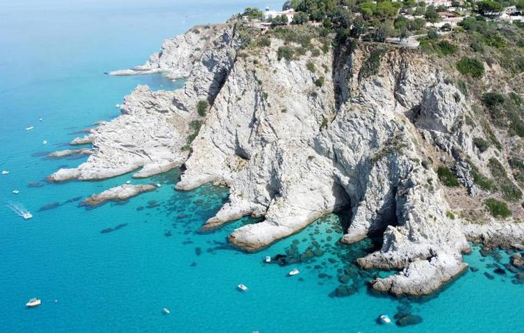 Appartamento intero, Accogliente appartamento con vista mare, Wi-Fi, parcheggio e cucina vicino alla spiaggia in Santa Maria Vibo Valentia, Ricadi (comune)