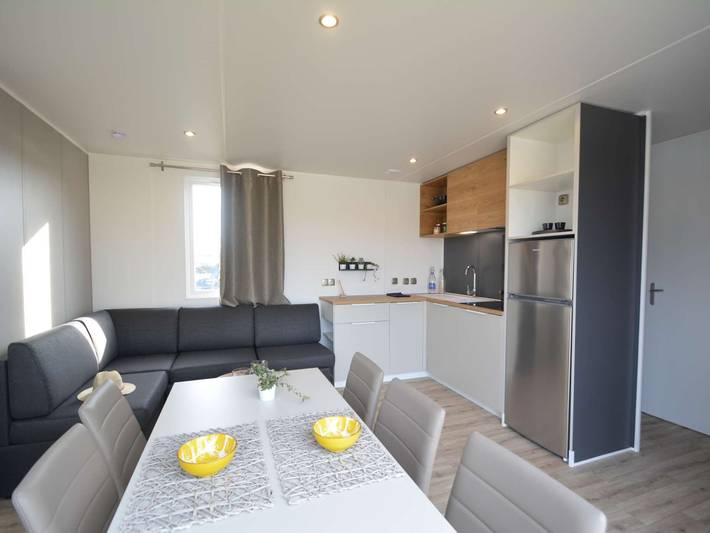 Camping pour 6 personnes, avec piscine et terrasse, animaux acceptés à Jullouville
