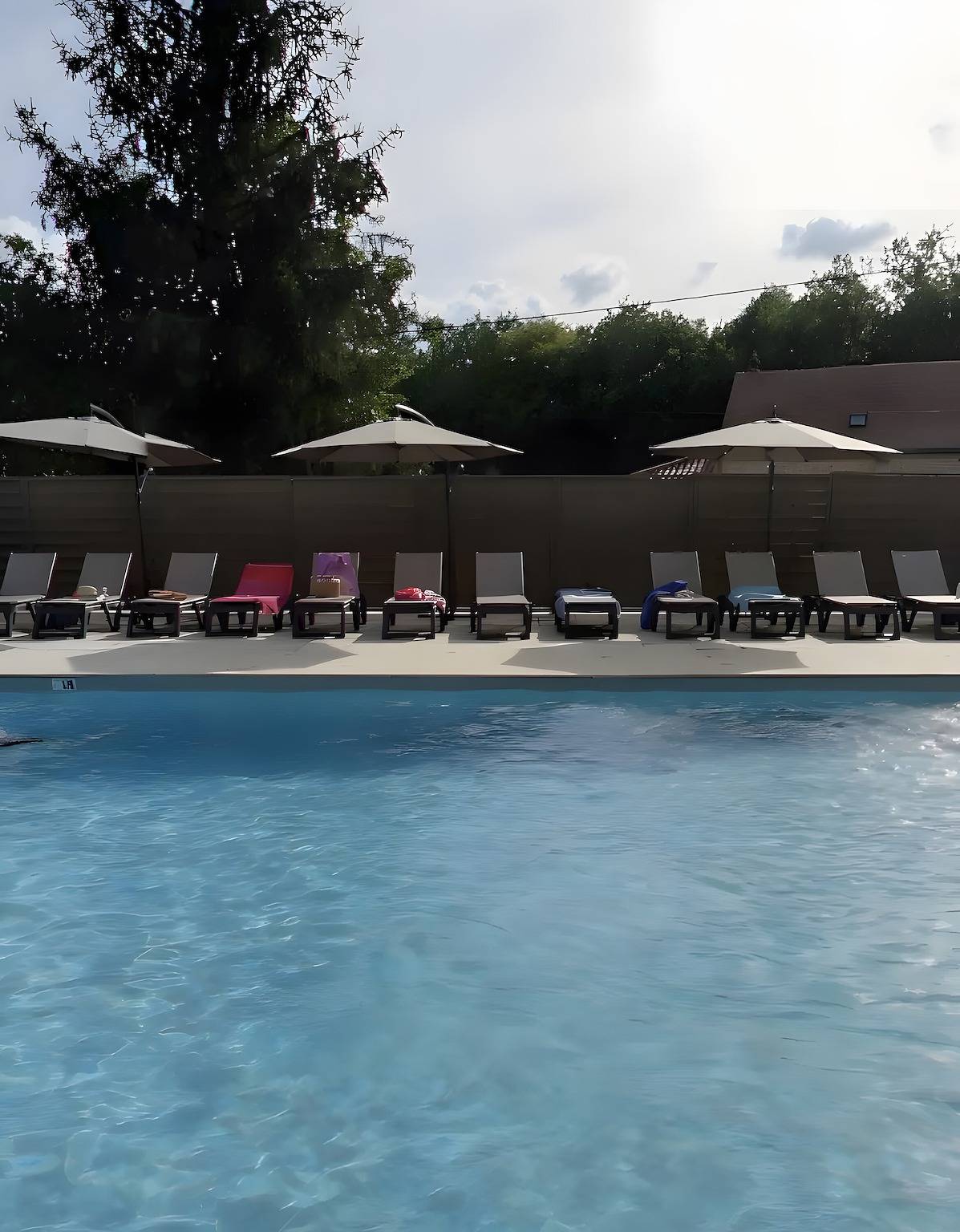 Appartement de vacances entier, Tiny Home « Logement Insolite 3 Personnes » avec Piscine Commune, Terrasse Privée et Wi-Fi in Calviac-en-Périgord, Périgord Noir