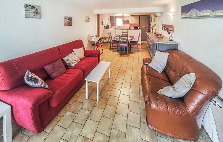 Appartement de vacances entier, Appartement confortable avec Wi-Fi, climatisation et parking près du centre-ville de Loupian in Loupian, Côte méditerranéenne (France)